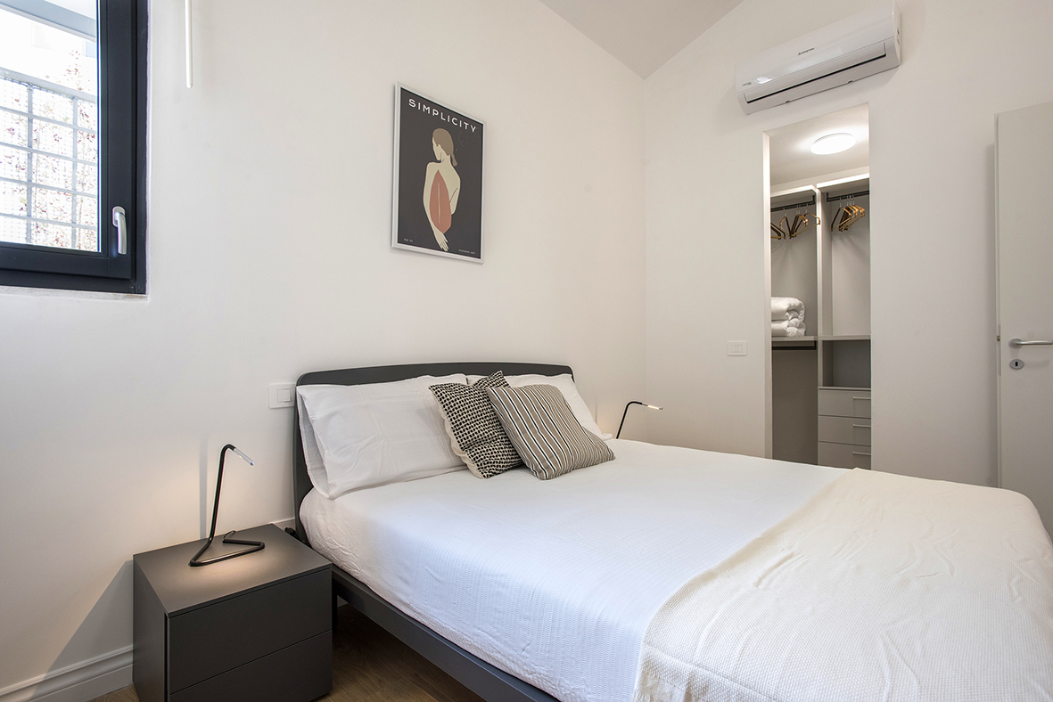 Urban Oasis x 4 guests with Terrace - 10 min from Termini- Via dei Bruzi 22, 45 mq 1B