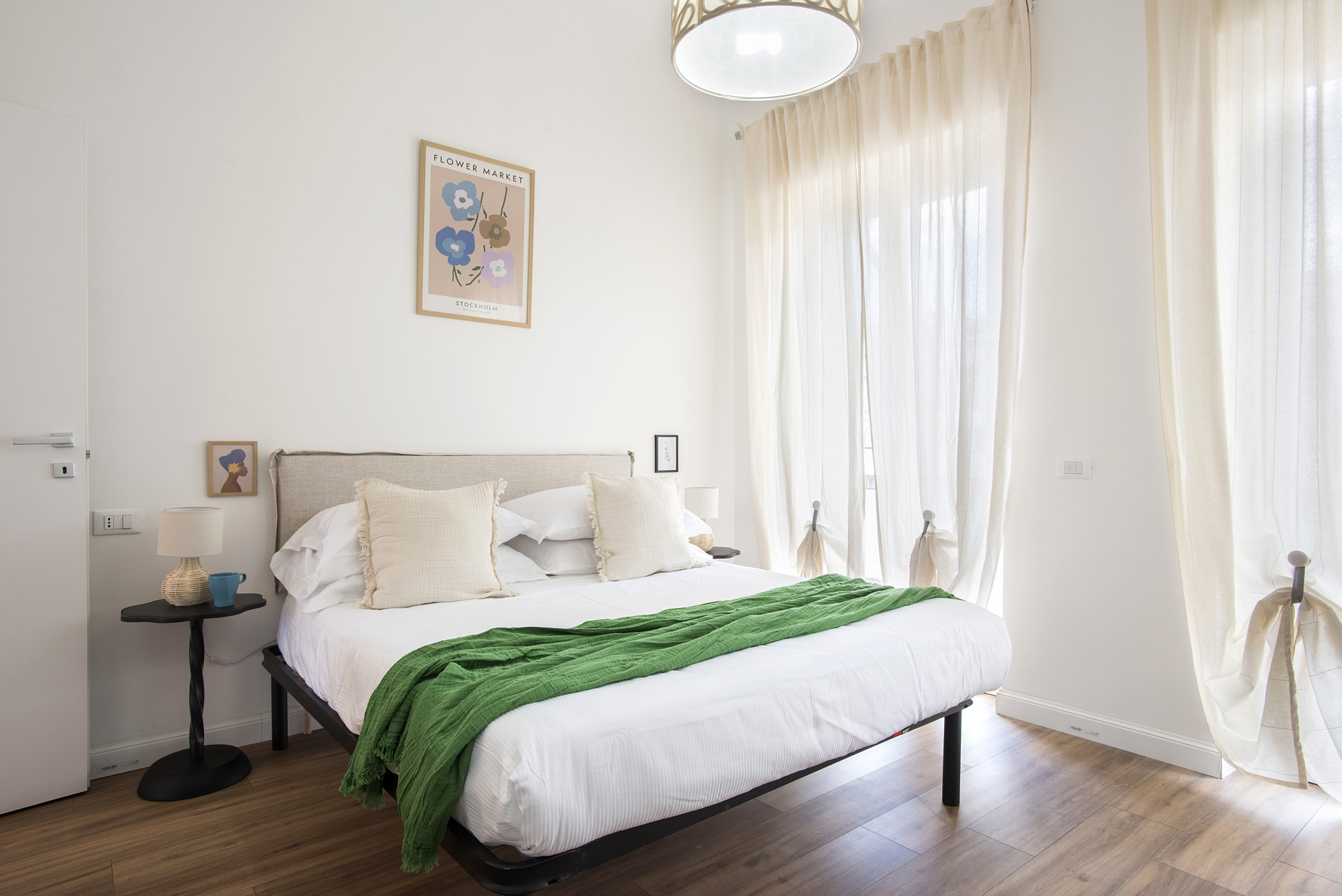 Sunny new renovated apartment with balcony Metro A - Piazza San Giovanni Bosco 5