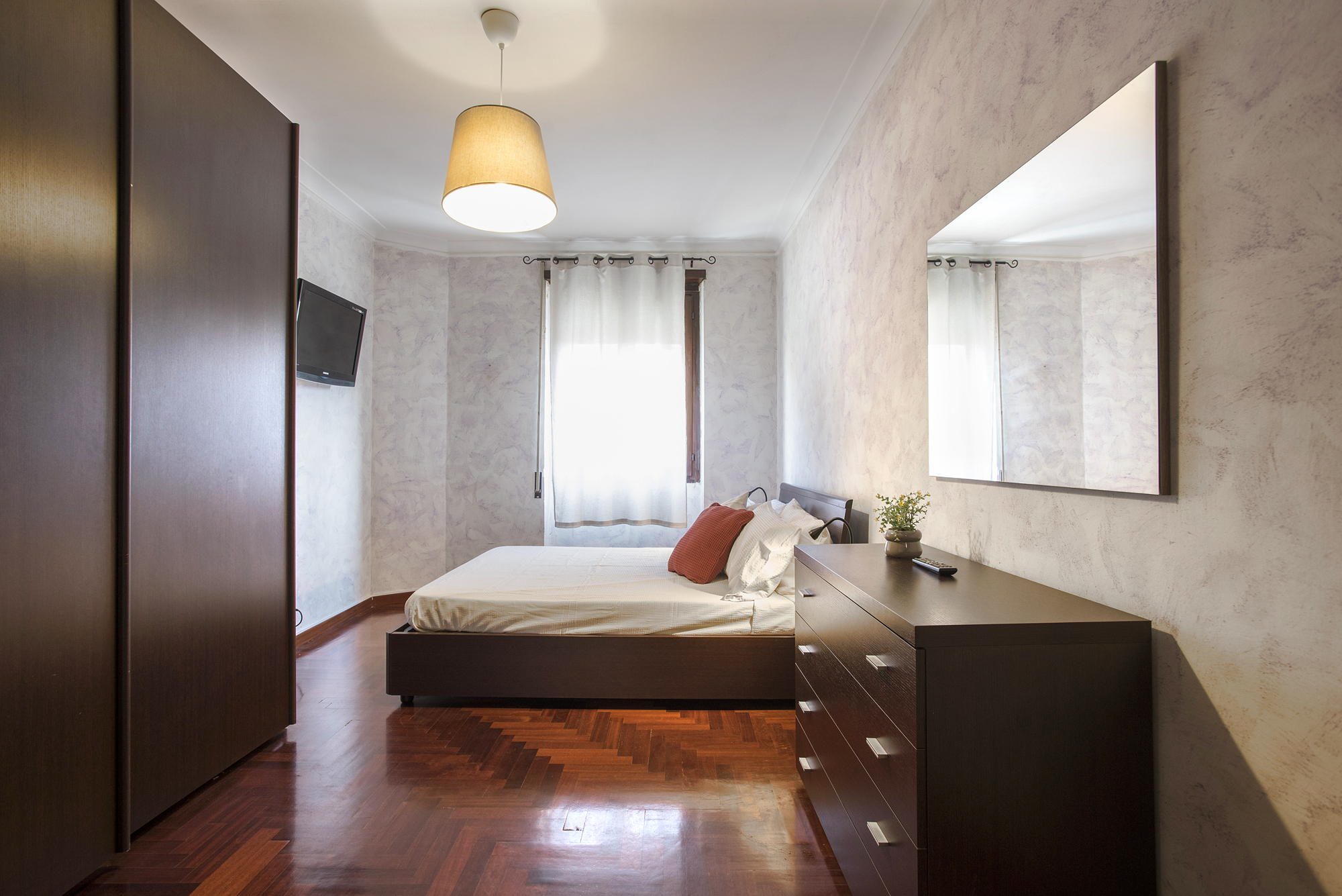 Elegant 1BDR front the Subway - Viale Furio Camillo 5